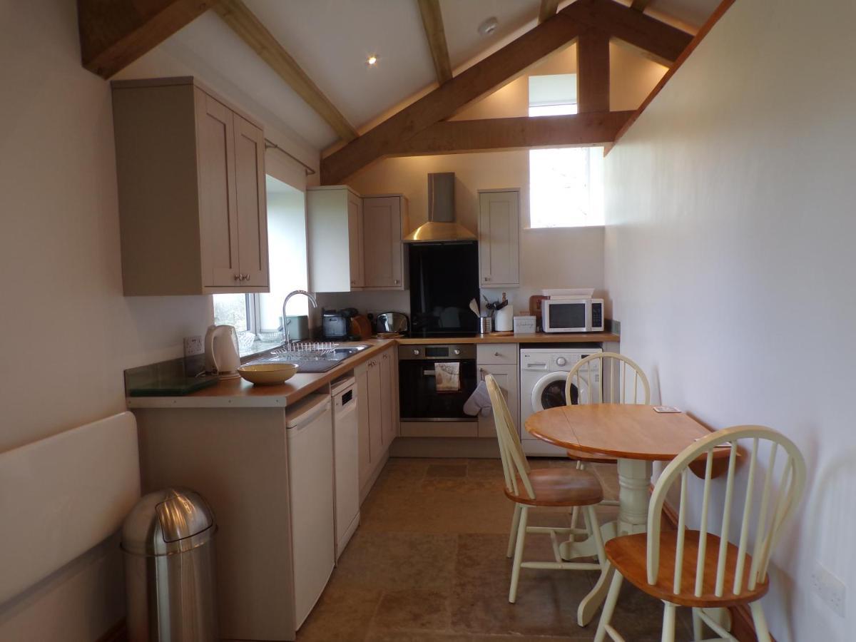 Detached Barn With Valley Views Near Cardigan Vila Exterior foto